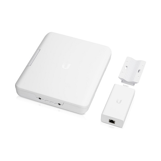 Ubiquiti USW-Flex-Utility Switch PoE 5 Puertos Gigabit para Exterior con Montaje en Poste o Pared