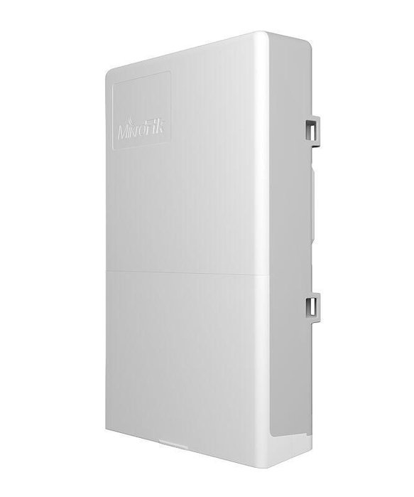 MikroTik netPower Lite 7R con 8 puertos Gigabit Ethernet y 2 ranuras SFP+ MikroTik netPower Lite 7R con 8 puertos Gigabit Ethernet y 2 ranuras SFP+