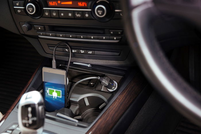 Targus APD39EU Cargador Coche USB-C 45W Universal con Cable 1.2m, Protección Sobretensión, Para Portátil, Móvil, Tablet