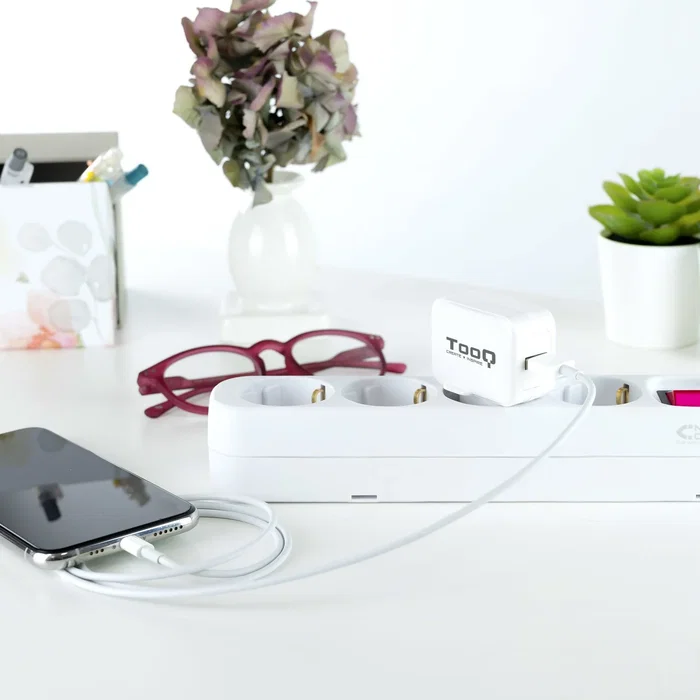 TooQ TQWC-1S01WT Cargador USB de Pared 5V 2.4A 12W 1 Puerto, Carga Rápida, Corriente Alterna, Enchufe Tipo EU, Universal para Móvil, Color Blanco TooQ TQWC-1S01WT Cargador USB de Pared 5V 2.4A 12W 1 Puerto, Carga Rápida, Corriente Alterna, Enchufe Tipo EU, Universal para Móvil, Color Blanco