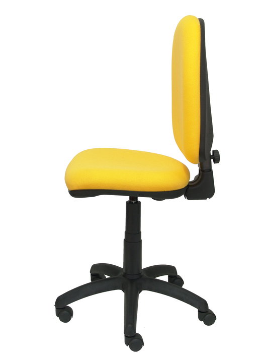 Silla de oficina Aýna con mecanismo Contacto permanente básico tapizada con Tela color Amarillo. Equipada con Base poliamida negra, Sin brazos y Ruedas de nailon 50 mm