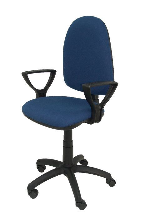 Silla de oficina Aýna con mecanismo Contacto permanente básico tapizada con Tela color Azul marino. Equipada con Base poliamida negra, Brazos fijos y Ruedas de nailon 50 mm