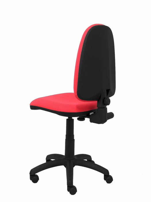 Silla de oficina Aýna con mecanismo Contacto permanente básico tapizada con Tela color Rojo. Equipada con Base poliamida negra, Sin brazos y Ruedas de nailon 50 mm