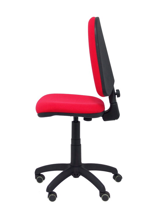 Silla de oficina Aýna con mecanismo Contacto permanente básico tapizada con Tela color Rojo. Equipada con Base poliamida negra, Sin brazos y Ruedas de parqué