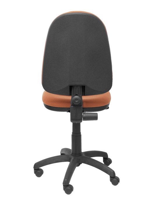 Silla de oficina Aýna con mecanismo Contacto permanente básico tapizada con Tela color Marrón. Equipada con Base poliamida negra, Sin brazos y Ruedas de nailon 50 mm