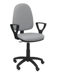 Silla de oficina Aýna con mecanismo Contacto permanente básico tapizada con Tela color Gris claro. Equipada con Base poliamida negra, Brazos fijos y Ruedas de nailon 50 mm