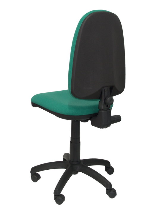 Silla de oficina Aýna con mecanismo Contacto permanente básico tapizada con Tela color Verde esmeralda. Equipada con Base poliamida negra, Sin brazos y Ruedas de nailon 50 mm