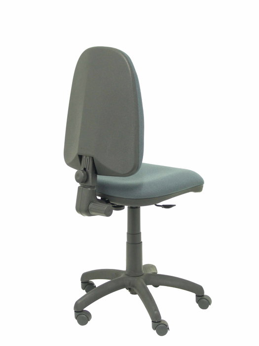 Silla de oficina Aýna con mecanismo Contacto permanente básico tapizada con Tela color Gris oscuro. Equipada con Base poliamida negra, Sin brazos y Ruedas de nailon 50 mm
