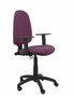 Silla de oficina Aýna con mecanismo Contacto permanente básico tapizada con Tela color Morado. Equipada con Base poliamida negra, Brazos 1D y Ruedas de nailon 50 mm