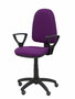 Silla de oficina Aýna con mecanismo Contacto permanente básico tapizada con Tela color Morado. Equipada con Base poliamida negra, Brazos fijos y Ruedas de parqué
