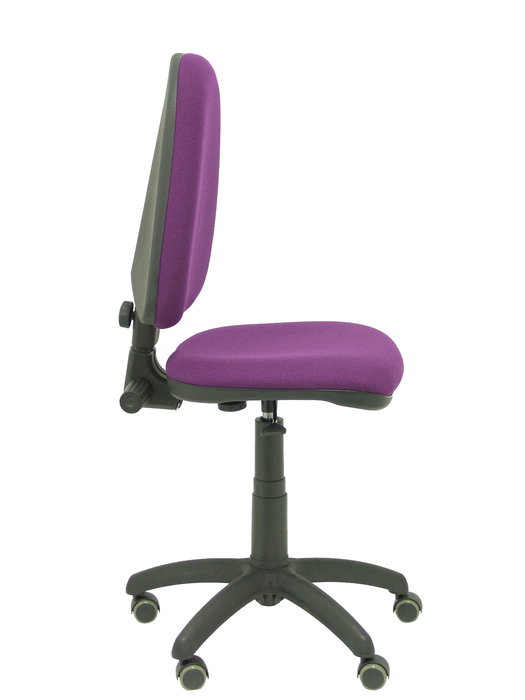 Silla de oficina Aýna con mecanismo Contacto permanente básico tapizada con Tela color Morado. Equipada con Base poliamida negra, Sin brazos y Ruedas de parqué