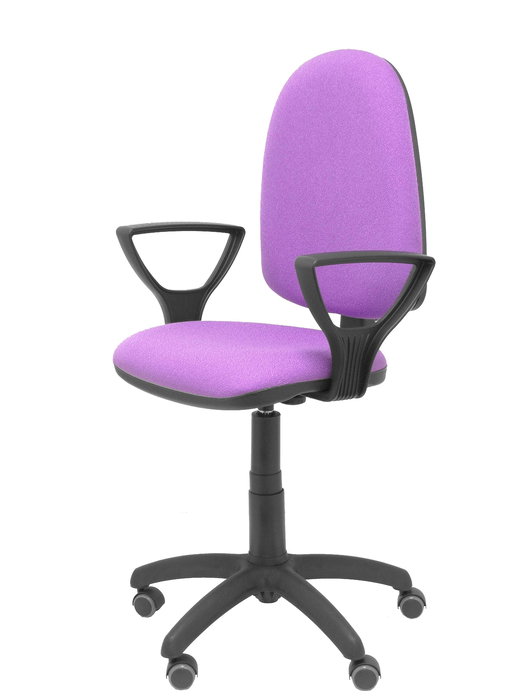 Silla de oficina Aýna con mecanismo Contacto permanente básico tapizada con Tela color Lila. Equipada con Base poliamida negra, Brazos fijos y Ruedas de parqué