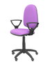 Silla de oficina Aýna con mecanismo Contacto permanente básico tapizada con Tela color Lila. Equipada con Base poliamida negra, Brazos fijos y Ruedas de parqué