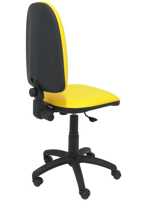 Silla de oficina Aýna con mecanismo Contacto permanente básico tapizada con Similpiel color Amarillo. Equipada con Base poliamida negra, Sin brazos y Ruedas de nailon 50 mm