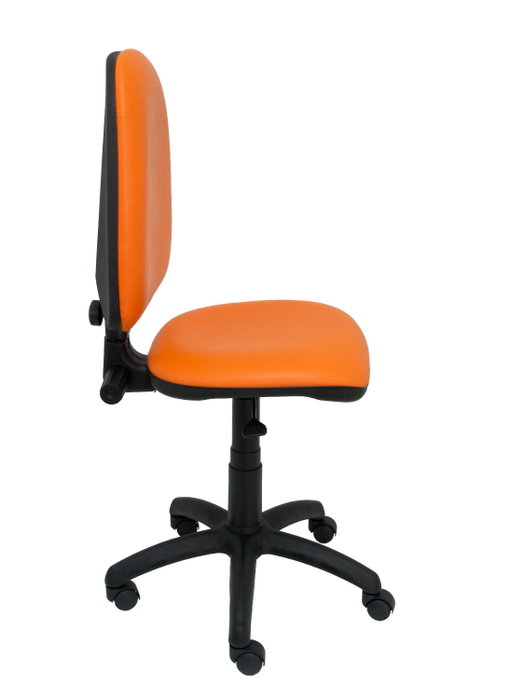 Silla de oficina Aýna con mecanismo Contacto permanente básico tapizada con Similpiel color Naranja. Equipada con Base poliamida negra, Sin brazos y Ruedas de nailon 50 mm Silla de oficina Aýna con mecanismo Contacto permanente básico tapizada con Similpiel color Naranja. Equipada con Base poliamida negra, Sin brazos y Ruedas de nailon 50 mm