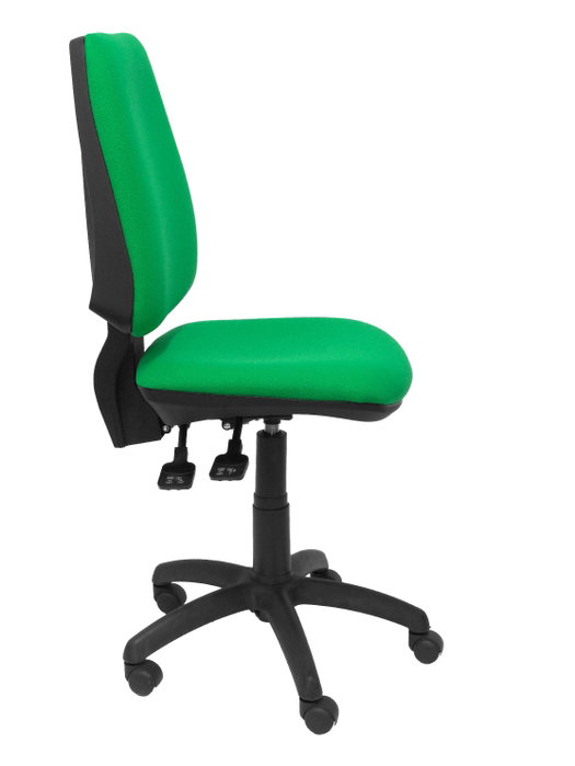 Silla de oficina Elche con mecanismo Asincro tapizada con Tela color Verde. Equipada con Base poliamida negra, Sin brazos y Ruedas de nailon 50 mm Silla de oficina Elche con mecanismo Asincro tapizada con Tela color Verde. Equipada con Base poliamida negra, Sin brazos y Ruedas de nailon 50 mm
