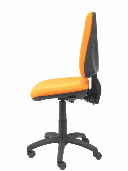 Silla de oficina Elche con mecanismo Asincro tapizada con Tela color Naranja. Equipada con Base poliamida negra, Sin brazos y Ruedas de nailon 50 mm