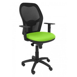 Silla de oficina Jorquera con mecanismo Sincro tapizada con Tela color Pistacho y malla color Negro. Equipada con lumbar 1D, Brazos 1D y Ruedas de nailon 50 mm