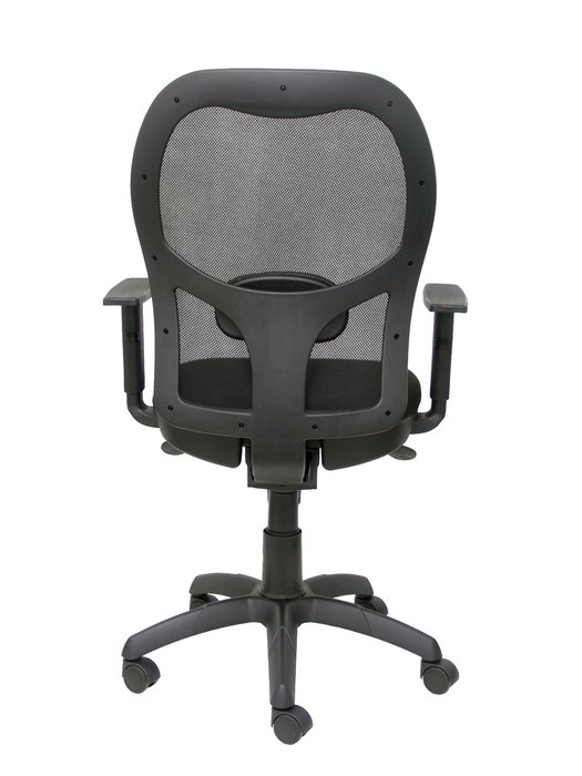 Silla de oficina Jorquera con mecanismo Sincro tapizada con Tela color Negro. Equipada con lumbar 1D, Brazos 1D y Ruedas de nailon 50 mm