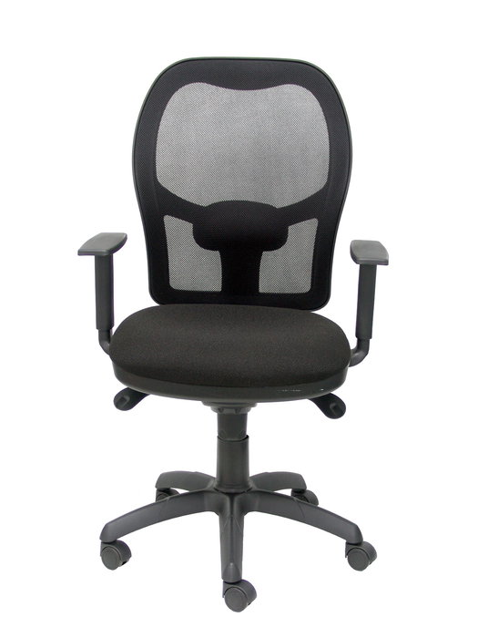 Silla de oficina Jorquera con mecanismo Sincro tapizada con Tela color Negro. Equipada con lumbar 1D, Brazos 1D y Ruedas de nailon 50 mm