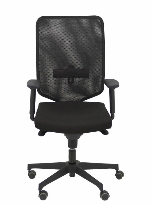 Silla de oficina Ossa con mecanismo Sincro tapizada con Tela color Negro. Equipada con lumbar 1D, Brazos 1D y Ruedas de parqué