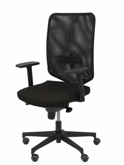 Silla de oficina Ossa con mecanismo Sincro tapizada con Tela color Negro. Equipada con lumbar 1D, Brazos 1D y Ruedas de parqué