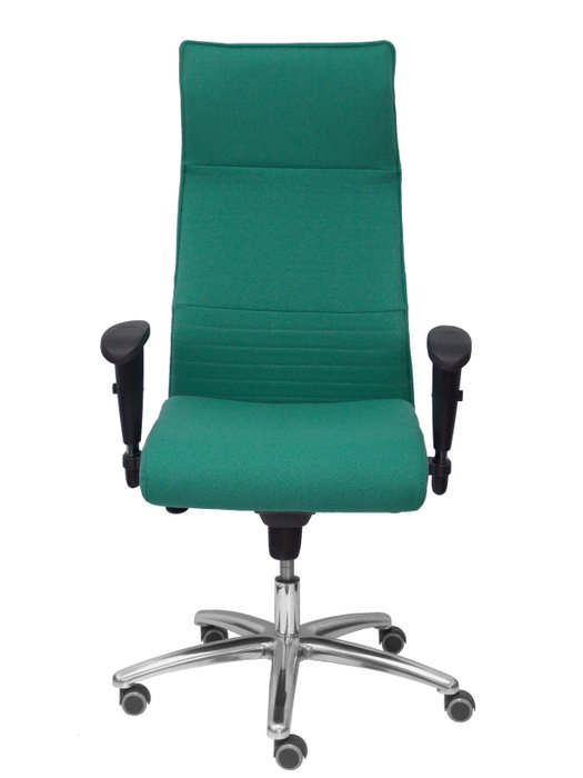 Sillón Albacete con mecanismo Sincro tapizada con Tela color Verde esmeralda. Equipado con Base aluminio, Brazos 1D y Ruedas de parqué Sillón Albacete con mecanismo Sincro tapizada con Tela color Verde esmeralda. Equipado con Base aluminio, Brazos 1D y Ruedas de parqué