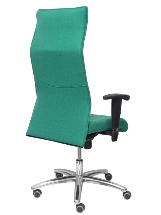 Sillón Albacete con mecanismo Sincro tapizada con Tela color Verde esmeralda. Equipado con Base aluminio, Brazos 1D y Ruedas de parqué Sillón Albacete con mecanismo Sincro tapizada con Tela color Verde esmeralda. Equipado con Base aluminio, Brazos 1D y Ruedas de parqué