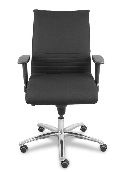Silla Albacete confidente con mecanismo Sincro tapizada con Tela color Negro. Equipada con Base aluminio, Brazos 1D y Ruedas de parqué