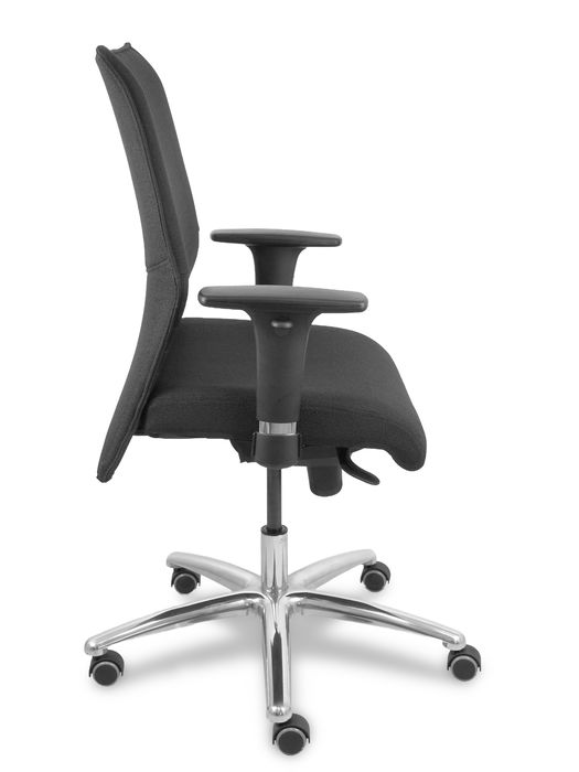 Silla Albacete confidente con mecanismo Sincro tapizada con Tela color Negro. Equipada con Base aluminio, Brazos 1D y Ruedas de parqué