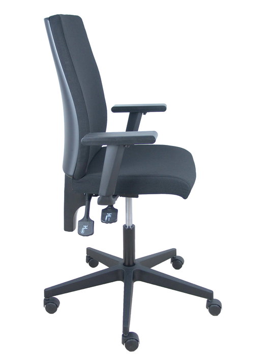 Silla de oficina I-Line con mecanismo Contacto permanente de doble maneta tapizada con Tela color Negro. Equipada con Base poliamida negra, Brazos 1D y Ruedas autofrenantes