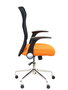 Silla de oficina Minaya con mecanismo Basculante tapizada con Tela color Naranja y malla color Negro. Equipada con Base cromada, Brazos abatibles y Ruedas de nailon 50 mm