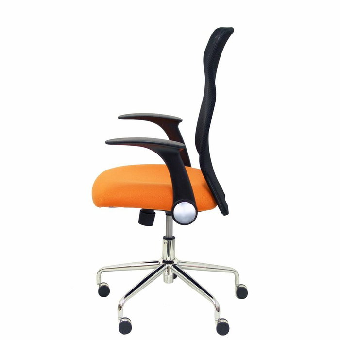 PIQUERAS Y CRESPO Silla Minaya con brazos abatibles, asiento naranja y respaldo de malla negro