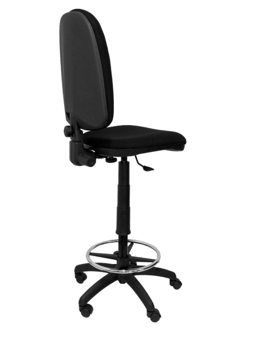 Taburete Aýna con mecanismo Contacto permanente básico tapizada con Tela color Negro. Equipado con Base poliamida negra, Sin brazos y Ruedas de nailon 50 mm