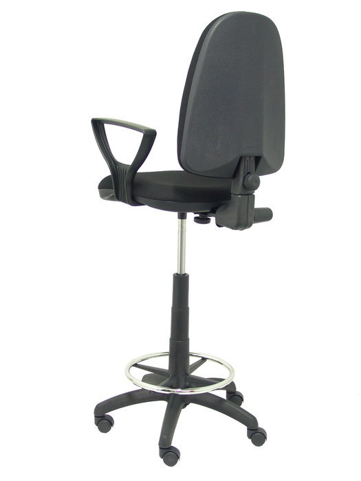 Taburete Aýna con mecanismo Contacto permanente básico tapizada con Tela color Negro. Equipado con Base poliamida negra, Brazos fijos y Ruedas de nailon 50 mm