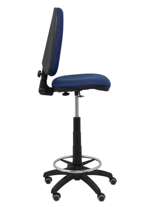 Taburete Aýna con mecanismo Contacto permanente básico tapizada con Tela color Azul marino. Equipado con Base poliamida negra, Sin brazos y Ruedas de parqué Taburete Aýna con mecanismo Contacto permanente básico tapizada con Tela color Azul marino. Equipado con Base poliamida negra, Sin brazos y Ruedas de parqué