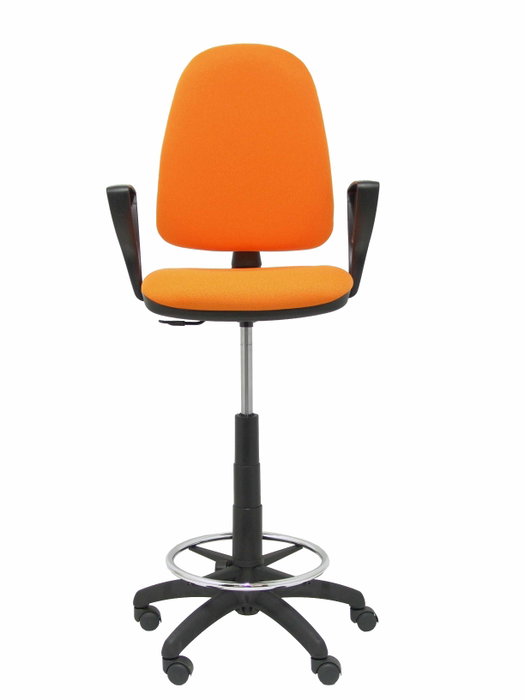 Taburete Aýna con mecanismo Contacto permanente básico tapizada con Tela color Naranja. Equipado con Base poliamida negra, Brazos fijos y Ruedas de nailon 50 mm