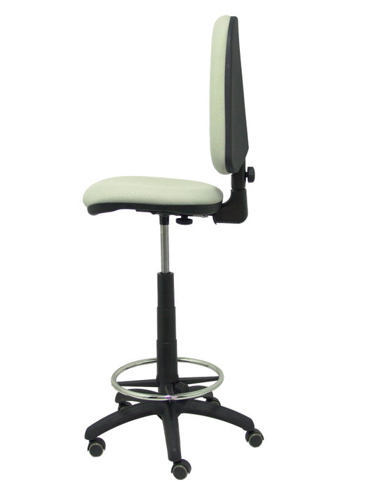 Taburete Aýna con mecanismo Contacto permanente básico tapizada con Tela color Gris. Equipado con Base poliamida negra, Sin brazos y Ruedas de parqué