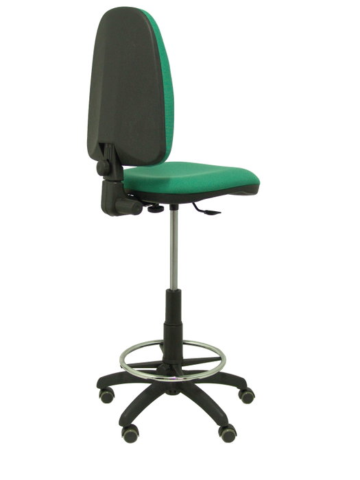 Taburete Aýna con mecanismo Contacto permanente básico tapizada con Tela color Verde esmeralda. Equipado con Base poliamida negra, Sin brazos y Ruedas de parqué