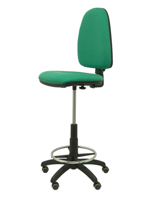 Taburete Aýna con mecanismo Contacto permanente básico tapizada con Tela color Verde esmeralda. Equipado con Base poliamida negra, Sin brazos y Ruedas de parqué