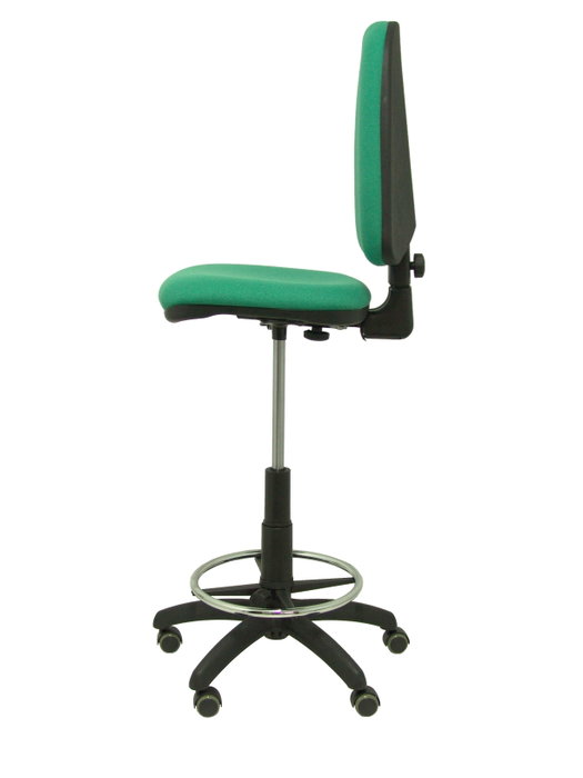 Taburete Aýna con mecanismo Contacto permanente básico tapizada con Tela color Verde esmeralda. Equipado con Base poliamida negra, Sin brazos y Ruedas de parqué