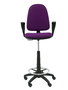 Taburete Aýna con mecanismo Contacto permanente básico tapizada con Tela color Morado. Equipado con Base poliamida negra, Brazos fijos y Ruedas de nailon 50 mm
