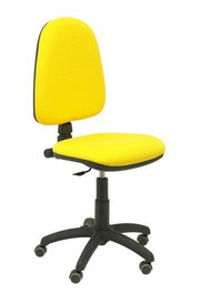Silla de oficina Aýna con mecanismo Contacto permanente básico tapizada con Tela color Amarillo. Equipada con Base poliamida negra, Sin brazos y Ruedas de parqué