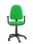 Silla de oficina Aýna con mecanismo Contacto permanente básico tapizada con Tela color Pistacho. Equipada con Base poliamida negra, Brazos 1D y Ruedas de nailon 50 mm