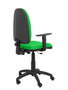 Silla de oficina Aýna con mecanismo Contacto permanente básico tapizada con Tela color Pistacho. Equipada con Base poliamida negra, Brazos 1D y Ruedas de nailon 50 mm