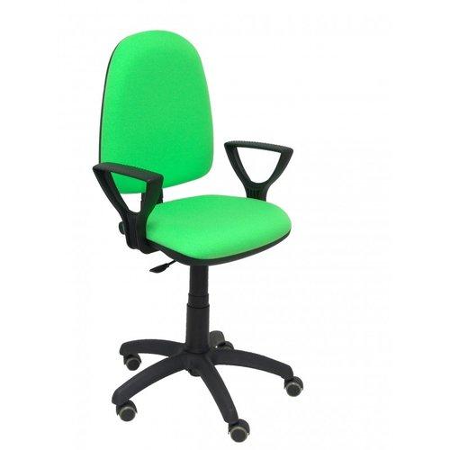 Silla de oficina Aýna con mecanismo Contacto permanente básico tapizada con Tela color Pistacho. Equipada con Base poliamida negra, Brazos fijos y Ruedas de parqué Silla de oficina Aýna con mecanismo Contacto permanente básico tapizada con Tela color Pistacho. Equipada con Base poliamida negra, Brazos fijos y Ruedas de parqué