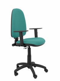 Silla de oficina Aýna con mecanismo Contacto permanente básico tapizada con Tela color Turquesa. Equipada con Base poliamida negra, Brazos 1D y Ruedas de nailon 50 mm