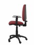 Silla de oficina Aýna con mecanismo Contacto permanente básico tapizada con Tela color Granate. Equipada con Base poliamida negra, Brazos 1D y Ruedas de nailon 50 mm
