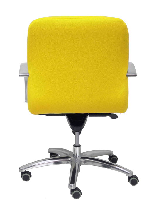 Silla Caudete confidente con mecanismo Basculante avanzado tapizada con Tela color Amarillo. Equipada con Base aluminio, Brazos fijos y Ruedas de parqué