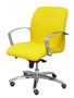 Silla Caudete confidente con mecanismo Basculante avanzado tapizada con Tela color Amarillo. Equipada con Base aluminio, Brazos fijos y Ruedas de parqué